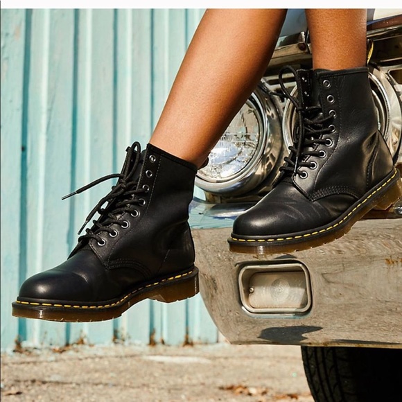 Dr. Martens Airwair combat boots size 8 - Picture 5 of 5